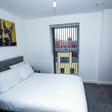 Lovely 2 Bed Apartment With Parking London Exterior photo