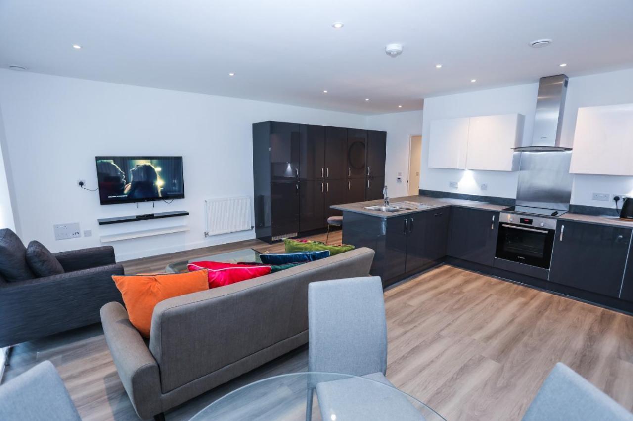 Lovely 2 Bed Apartment With Parking London Exterior photo