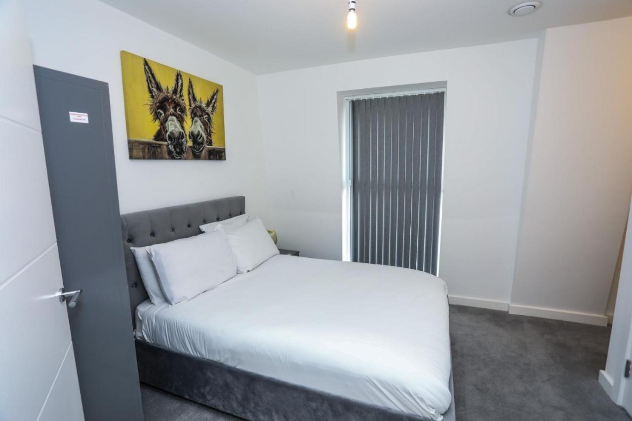 Lovely 2 Bed Apartment With Parking London Exterior photo