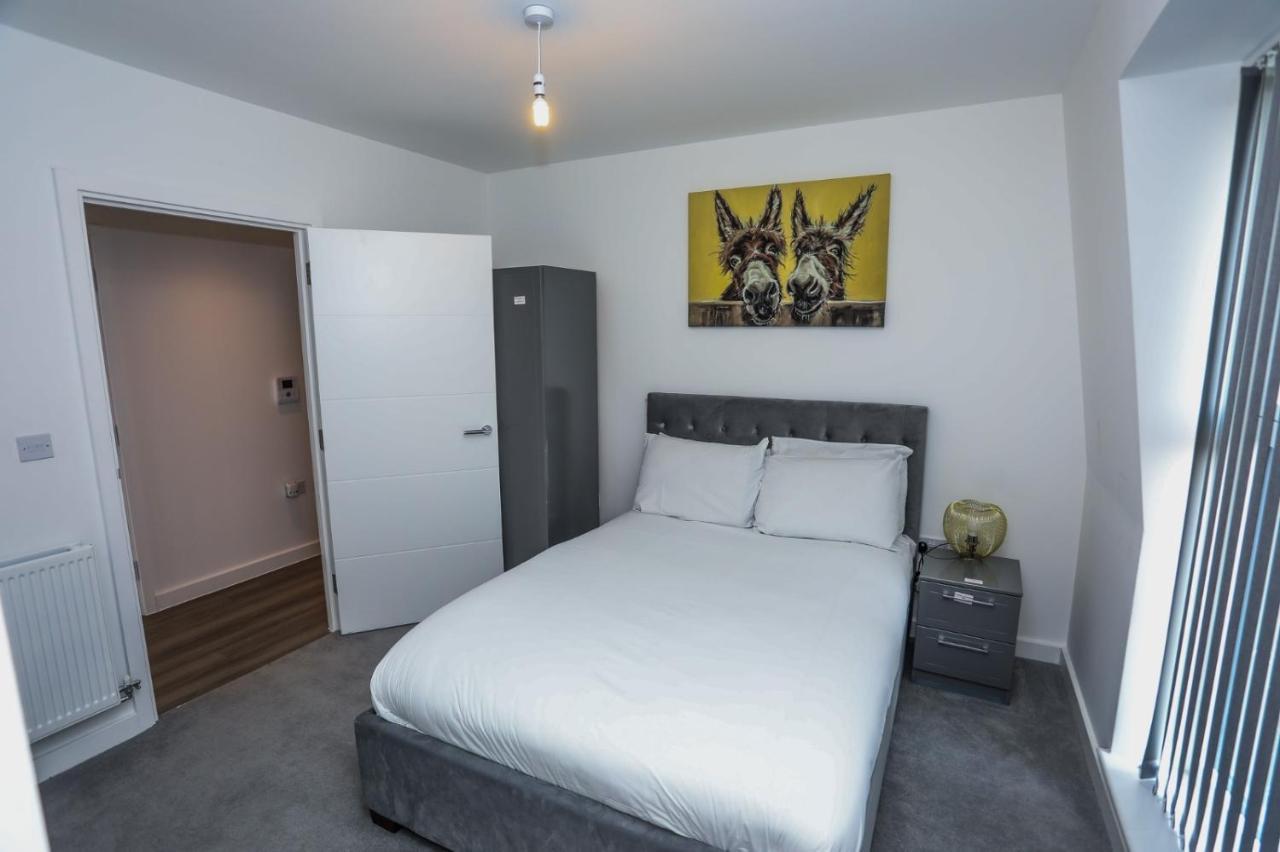 Lovely 2 Bed Apartment With Parking London Exterior photo