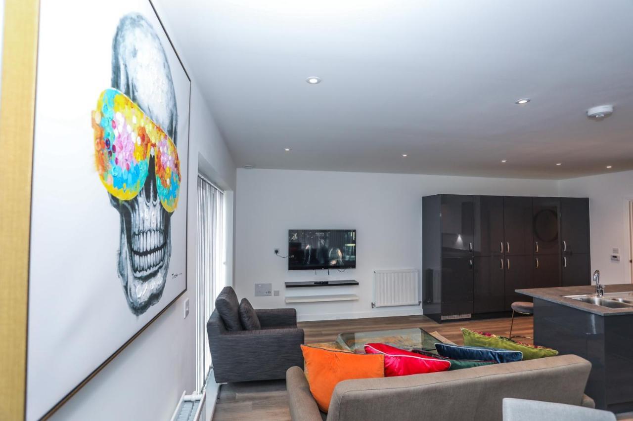 Lovely 2 Bed Apartment With Parking London Exterior photo