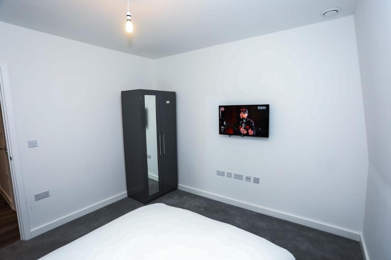 Lovely 2 Bed Apartment With Parking London Exterior photo