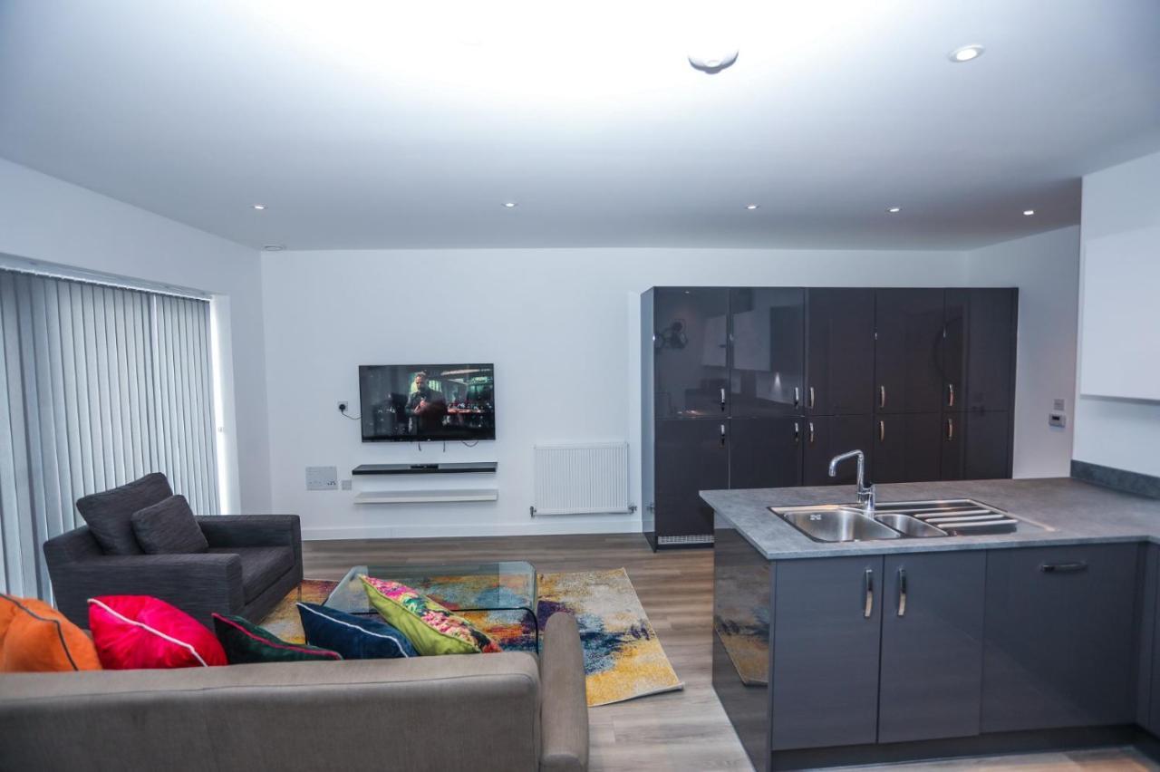 Lovely 2 Bed Apartment With Parking London Exterior photo